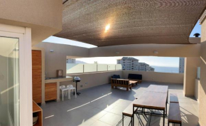 Departamento con terraza propia incluida en azotea en Punta Puyai